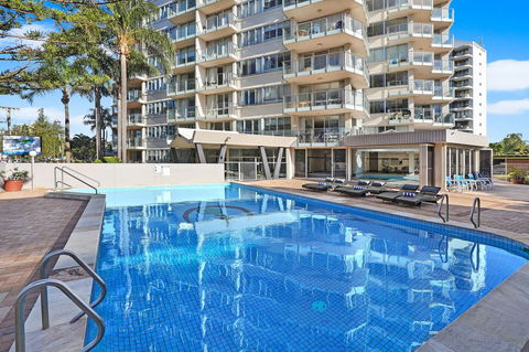 Pacific Regis Beachfront Holiday Apartments - Australian Directory 3