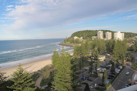 Pacific Regis Beachfront Holiday Apartments - Australian Directory 12