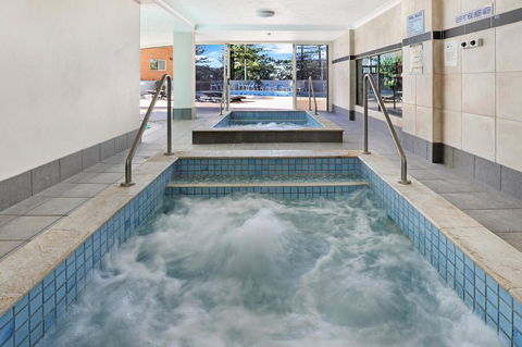 Pacific Regis Beachfront Holiday Apartments - Australian Directory 5