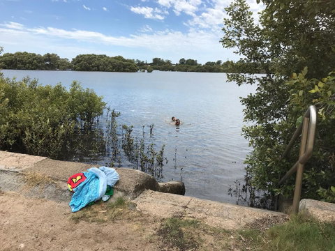 Absolute Waterfront - Australian Directory 8