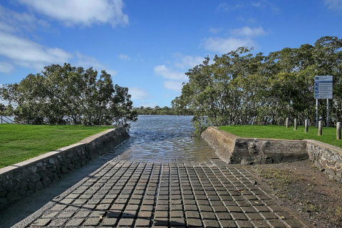 Absolute Waterfront - Australian Directory 15