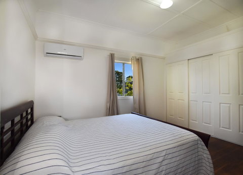 Absolute Waterfront - Australian Directory 2