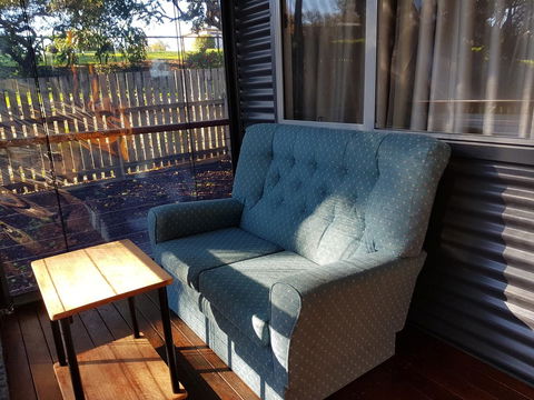 Bee-Haven Cottage - Australian Directory 8