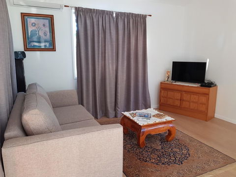 Bee-Haven Cottage - Australian Directory 5