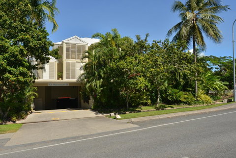 Port Douglas Apartments - Adults Only Oasis - Australian Directory 28