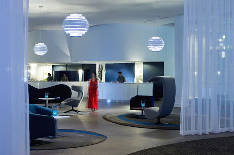 Hilton Cairns - Australian Directory 14