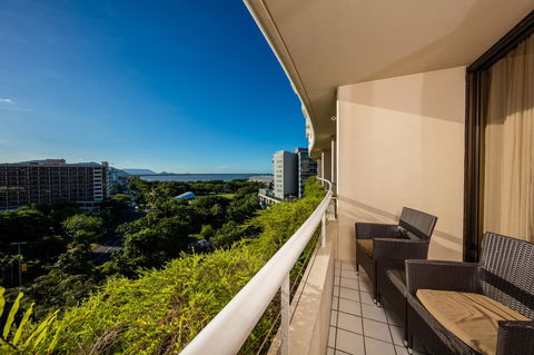 Hilton Cairns - Australian Directory 27