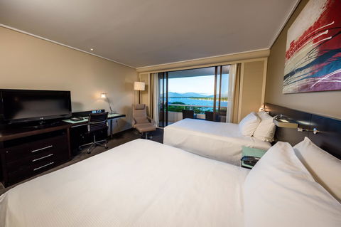 Hilton Cairns - Australian Directory 6