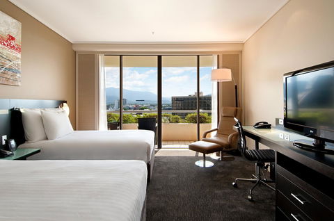Hilton Cairns - Australian Directory 33