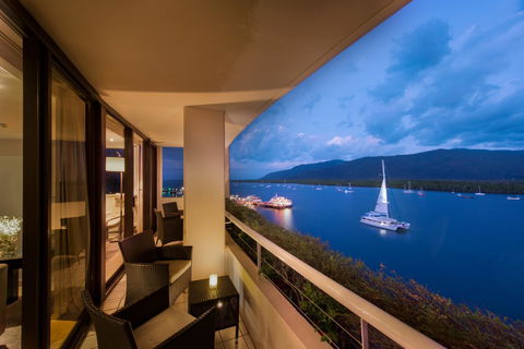 Hilton Cairns - Australian Directory 20