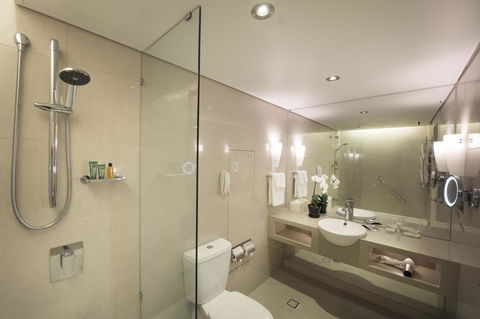 Hilton Cairns - Australian Directory 16
