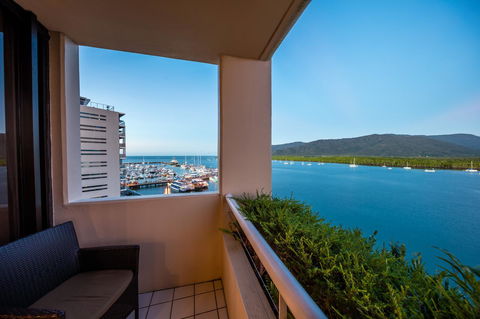 Hilton Cairns - Australian Directory 30