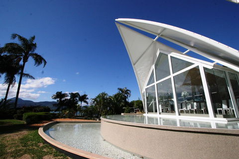 Hilton Cairns - Australian Directory 38