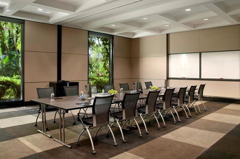 Hilton Cairns - Australian Directory 37