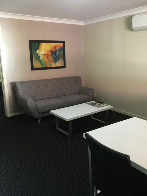 Villa Nova Motel - Australian Directory 3