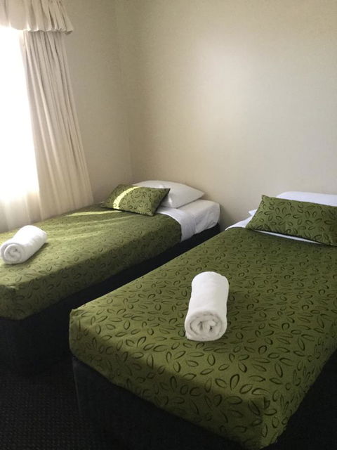 Villa Nova Motel - Australian Directory 4