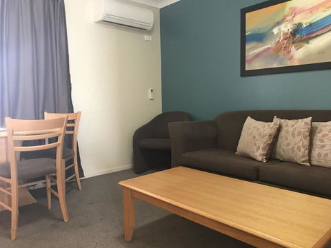 Villa Nova Motel - Australian Directory 15