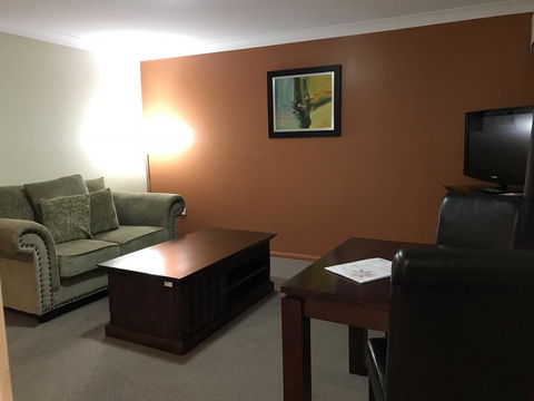 Villa Nova Motel - Australian Directory 19