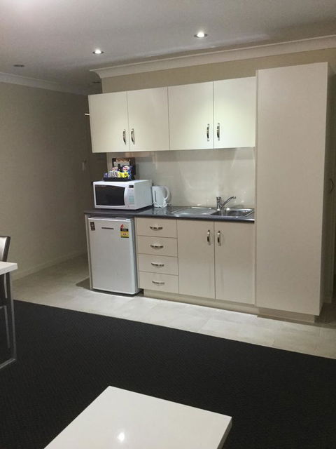 Villa Nova Motel - Australian Directory 6