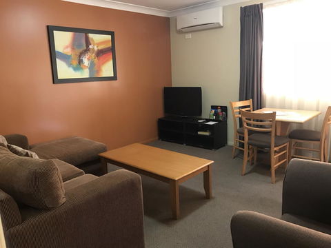 Villa Nova Motel - Australian Directory 14