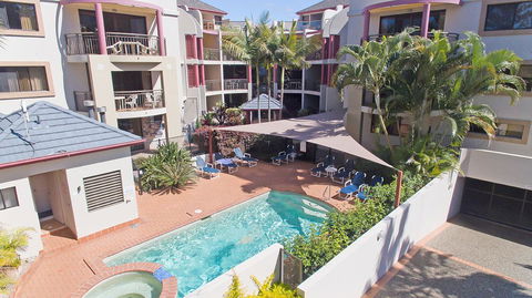 Burleigh On The Beach - Australian Directory 7