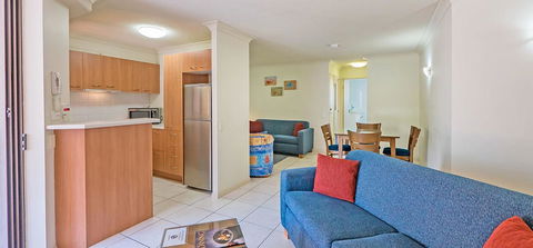 Burleigh On The Beach - Australian Directory 17