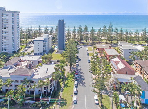 Burleigh On The Beach - Australian Directory 1