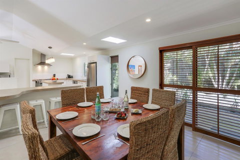 The Shack Noosa - Australian Directory 6