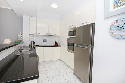 Unit 8 Bronte Of Coolum - Australian Directory 6