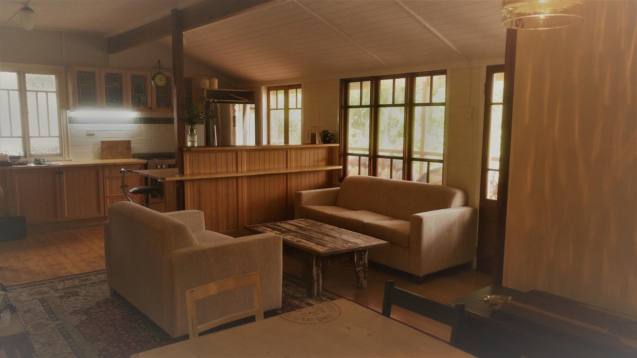 Wallaces Creek QLD Australian Directory