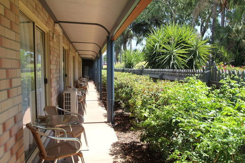 Midlander Motor Inn - Australian Directory 14