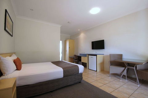 Midlander Motor Inn - Australian Directory 21