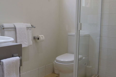 Midlander Motor Inn - Australian Directory 7