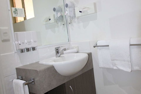 Midlander Motor Inn - Australian Directory 10