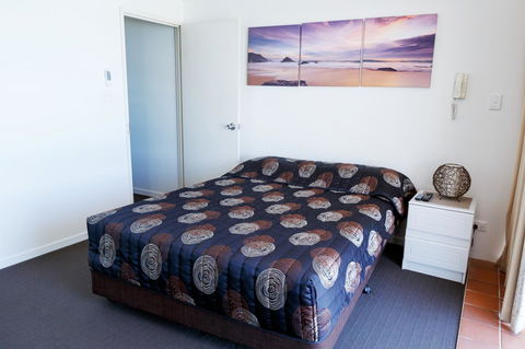 Crystal Beachfront Apartments - Australian Directory 30