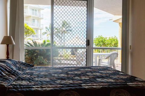 Crystal Beachfront Apartments - Australian Directory 40