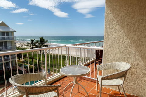 Crystal Beachfront Apartments - Australian Directory 3