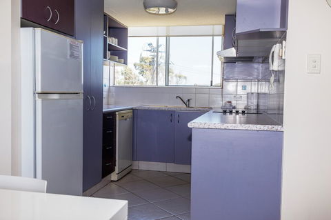 Crystal Beachfront Apartments - Australian Directory 28