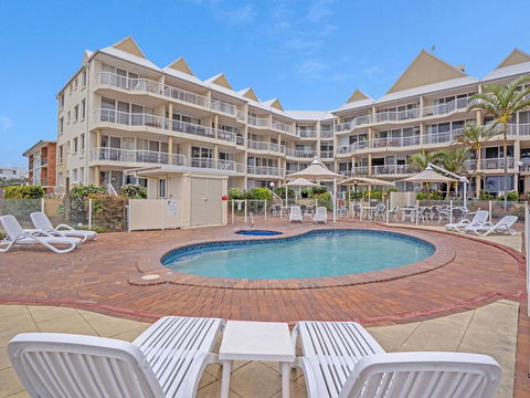 Crystal Beachfront Apartments - Australian Directory 34