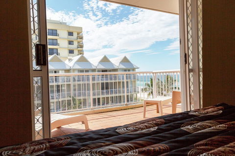Crystal Beachfront Apartments - Australian Directory 44