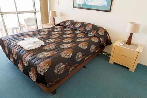 Crystal Beachfront Apartments - Australian Directory 21