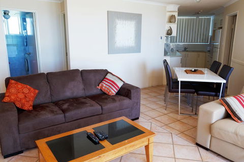 Crystal Beachfront Apartments - Australian Directory 32