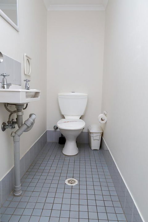 Crystal Beachfront Apartments - Australian Directory 31