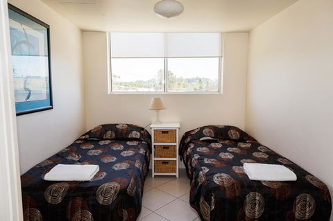 Crystal Beachfront Apartments - Australian Directory 26