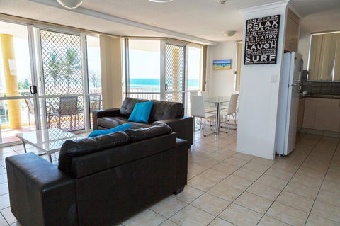 Crystal Beachfront Apartments - Australian Directory 5