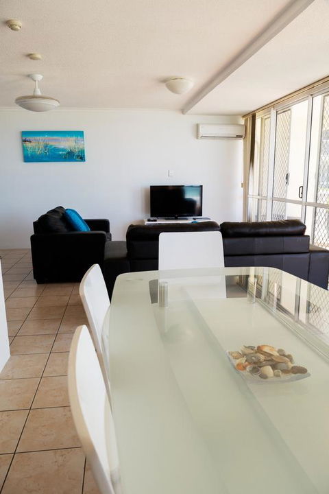 Crystal Beachfront Apartments - Australian Directory 6