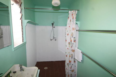 Signal Cottage - Australian Directory 10