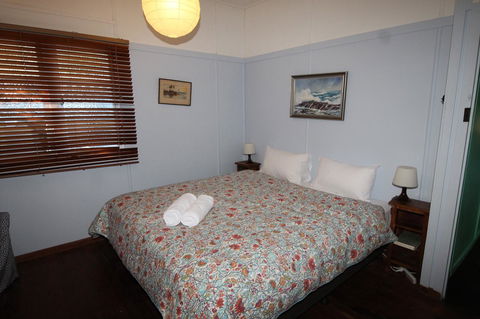 Signal Cottage - Australian Directory 7