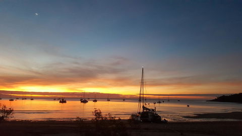 1 Min. Walk To Beach Horeseshoe Bay Holiday Units - Australian Directory 12