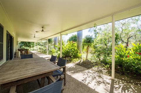 Magnetic Island Bed And Breakfast - Australian Directory 19